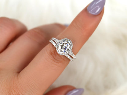 3.0 CT Elongated Cushion Solitaire Moissanite Diamond Bridal Ring Set
