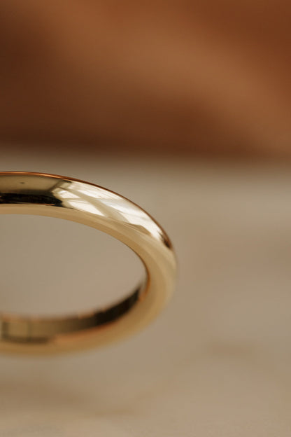 0.13 TCW Round Twisted Moissanite Wedding Band