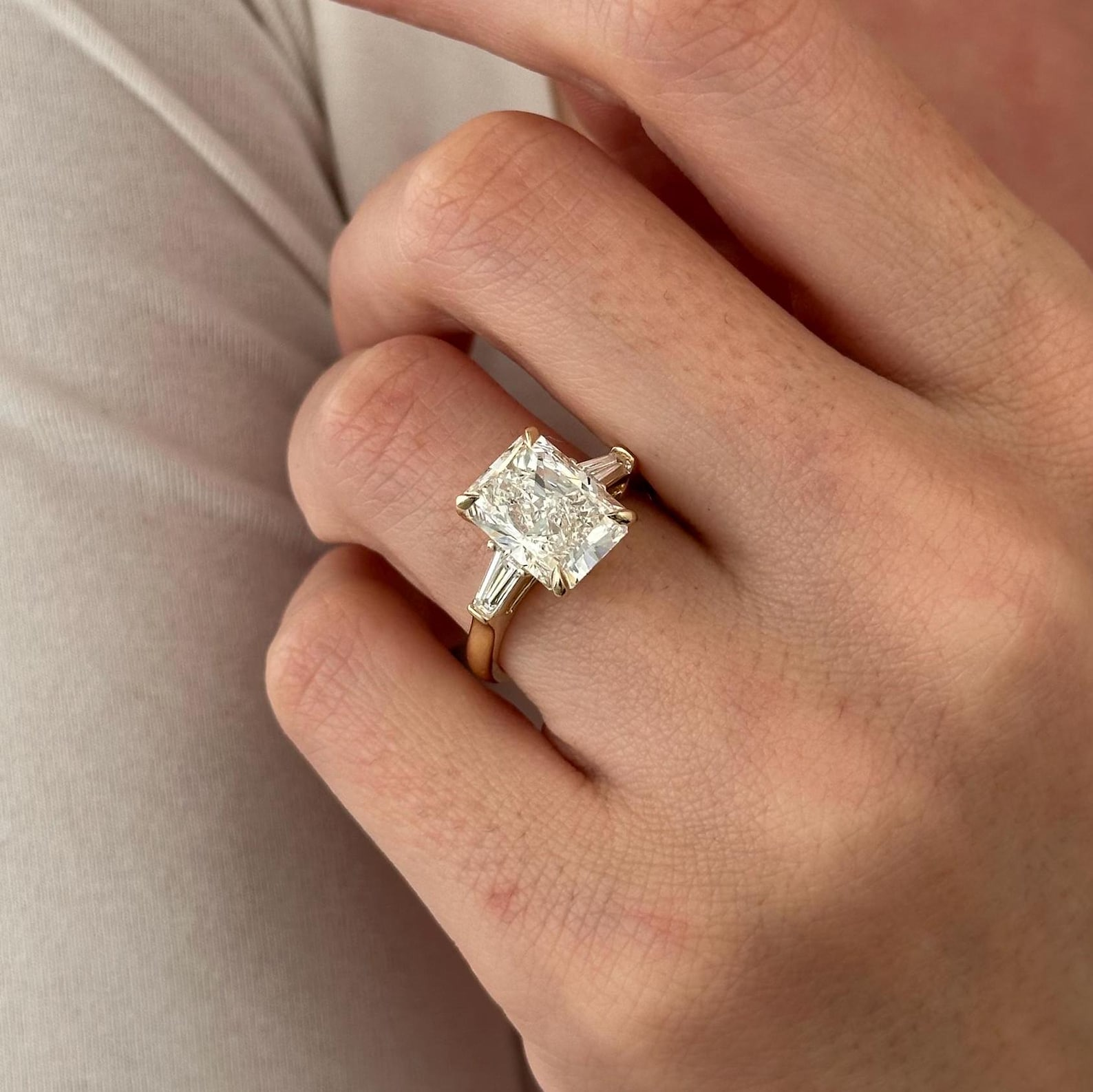 Round Halo, Pave & Split Shank Engagement Ring – 1.93 CT Lab Grown Diamond
