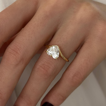 Heart Swirl Solitaire Engagement Ring – 2 CT Lab Grown Diamond