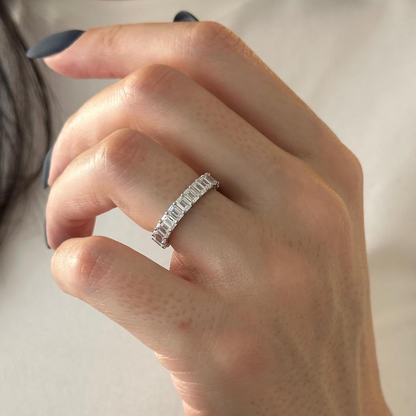 0.13 TCW Round Twisted DEF/VVS Lab Grown Diamond Wedding Band