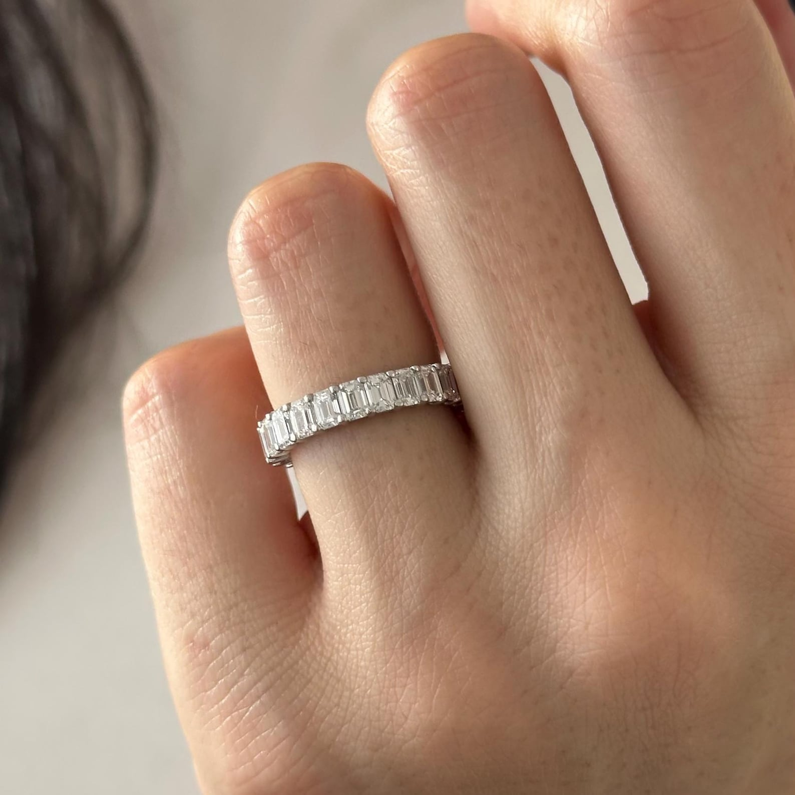 0.13 TCW Round Twisted DEF/VVS Lab Grown Diamond Wedding Band