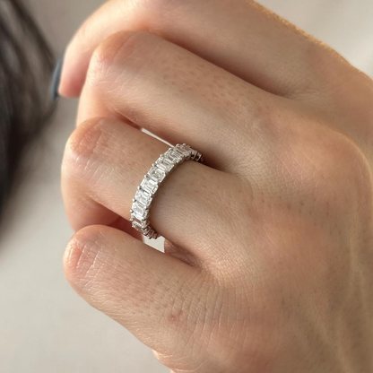 0.13 TCW Round Twisted DEF/VVS Lab Grown Diamond Wedding Band