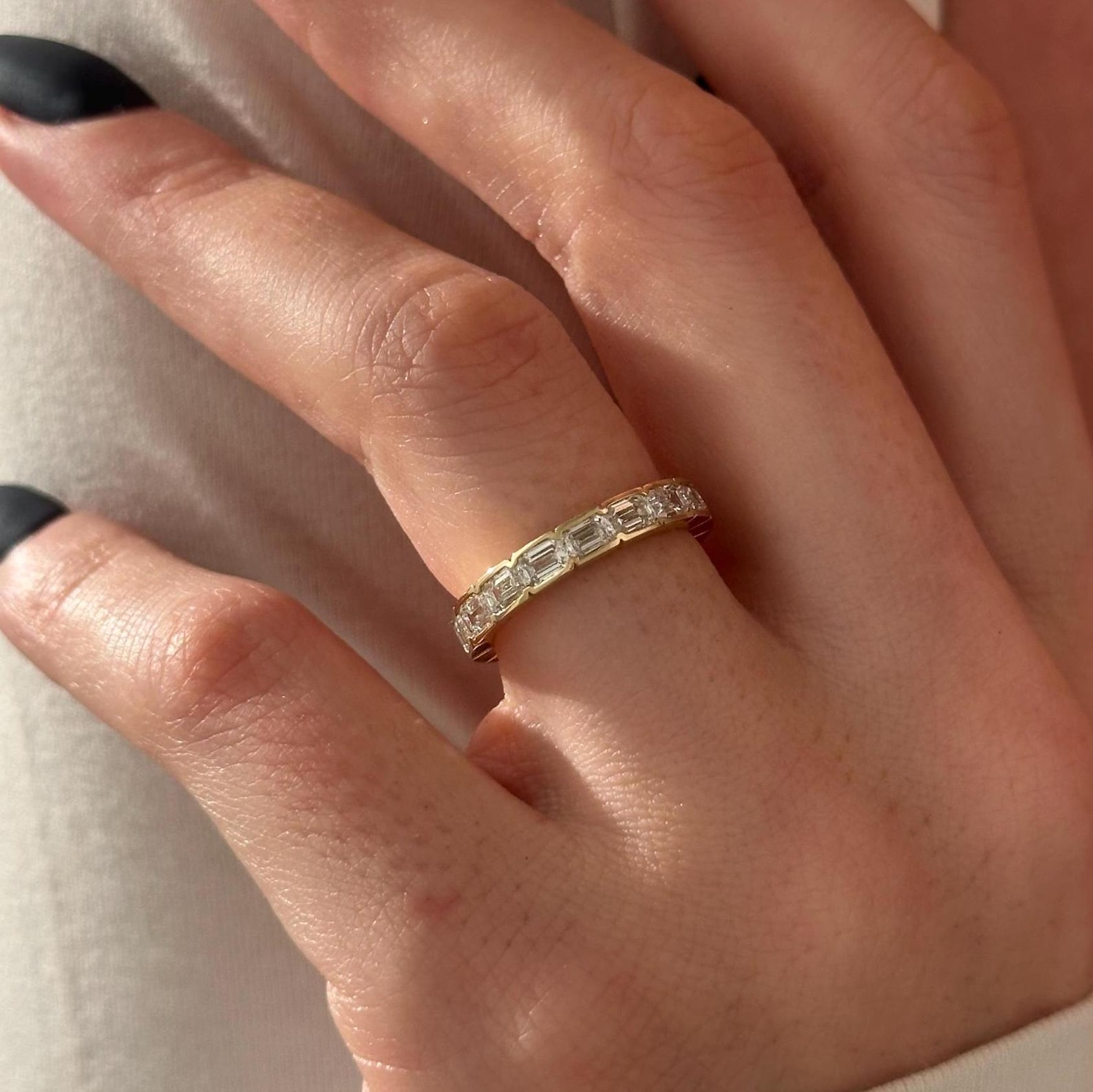 0.13 TCW Round Twisted DEF/VVS Lab Grown Diamond Wedding Band