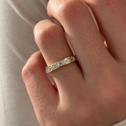 0.13 TCW Round Twisted DEF/VVS Lab Grown Diamond Wedding Band