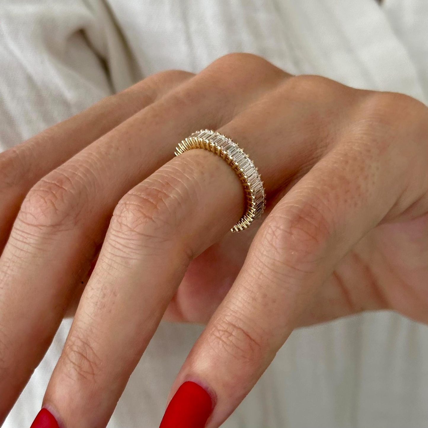 0.13 TCW Round Twisted DEF/VVS Lab Grown Diamond Wedding Band