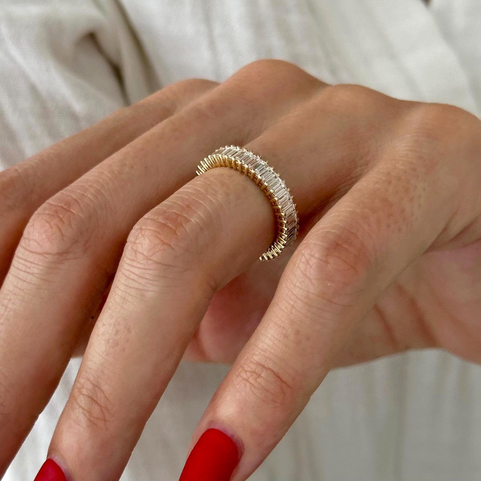 0.13 TCW Round Twisted DEF/VVS Lab Grown Diamond Wedding Band