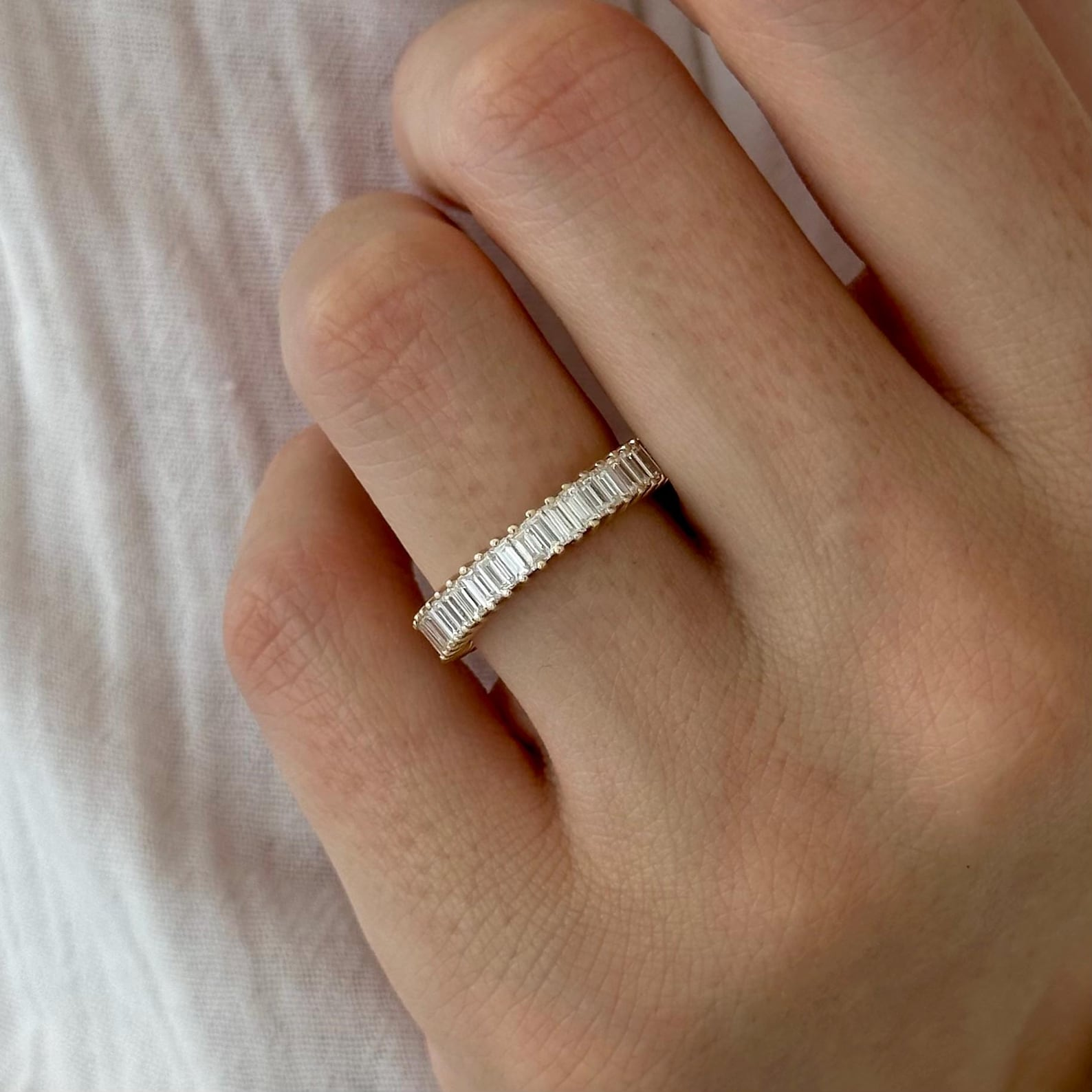 0.13 TCW Round Twisted DEF/VVS Lab Grown Diamond Wedding Band
