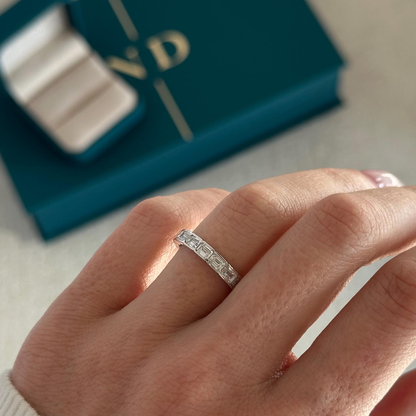 0.13 TCW Round Twisted DEF/VVS Lab Grown Diamond Wedding Band