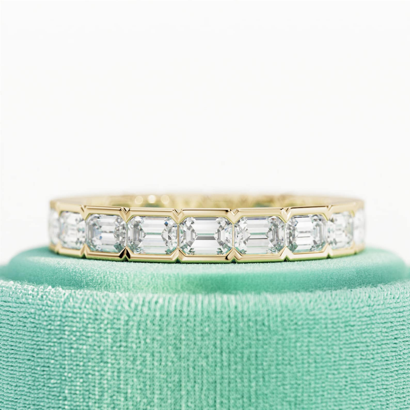 0.13 TCW Round Twisted DEF/VVS Lab Grown Diamond Wedding Band