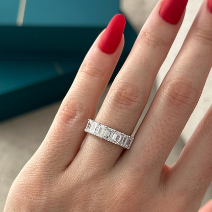 0.13 TCW Round Twisted DEF/VVS Lab Grown Diamond Wedding Band