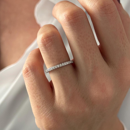 0.13 TCW Round Twisted DEF/VVS Lab Grown Diamond Wedding Band