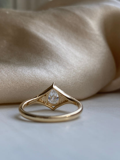 Moval Swirl Semi Pave Engagement Ring – 2.5 CT Lab Grown Diamond