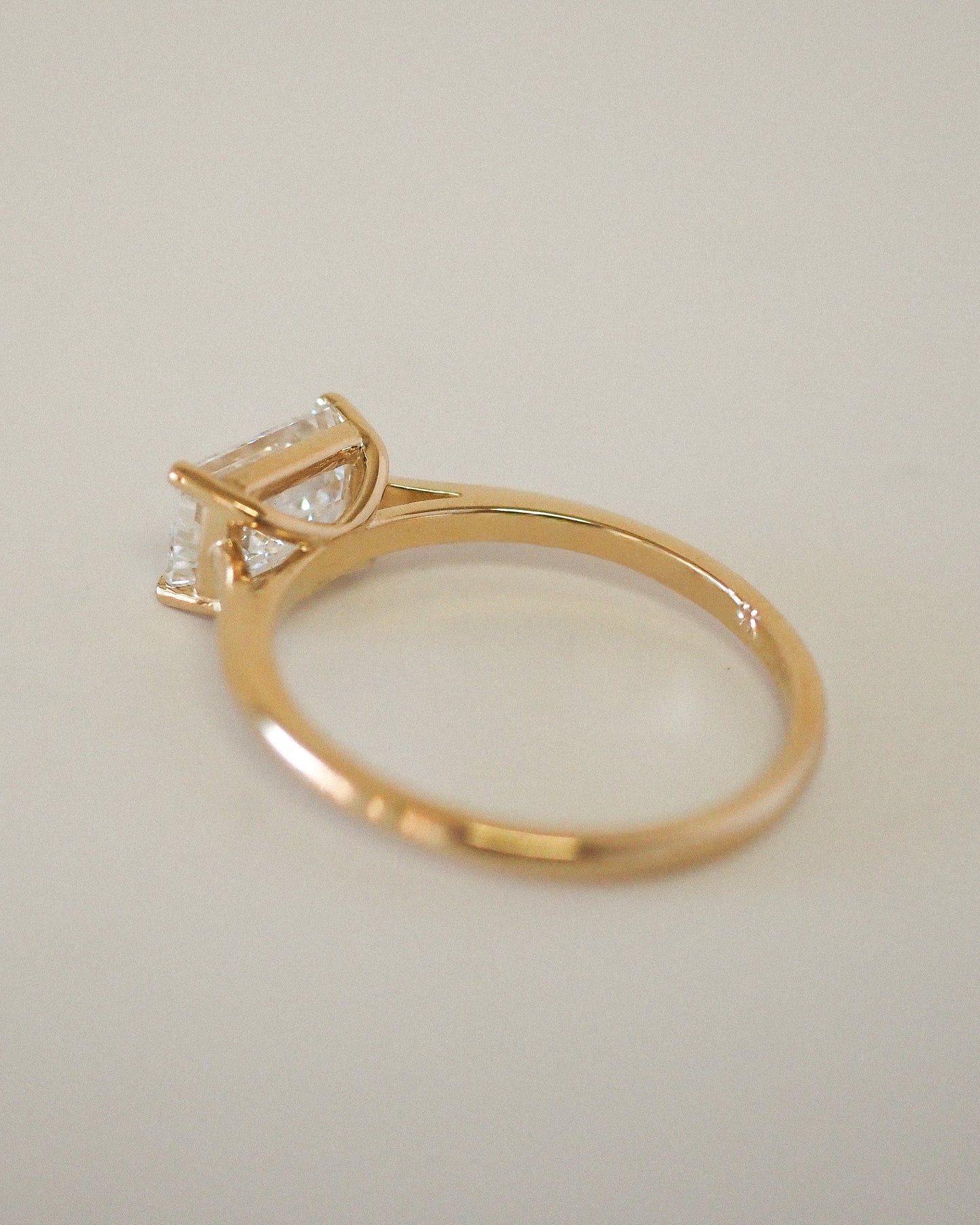Round Swirl Semi Pave Engagement Ring – 1 CT Moissanite Diamond