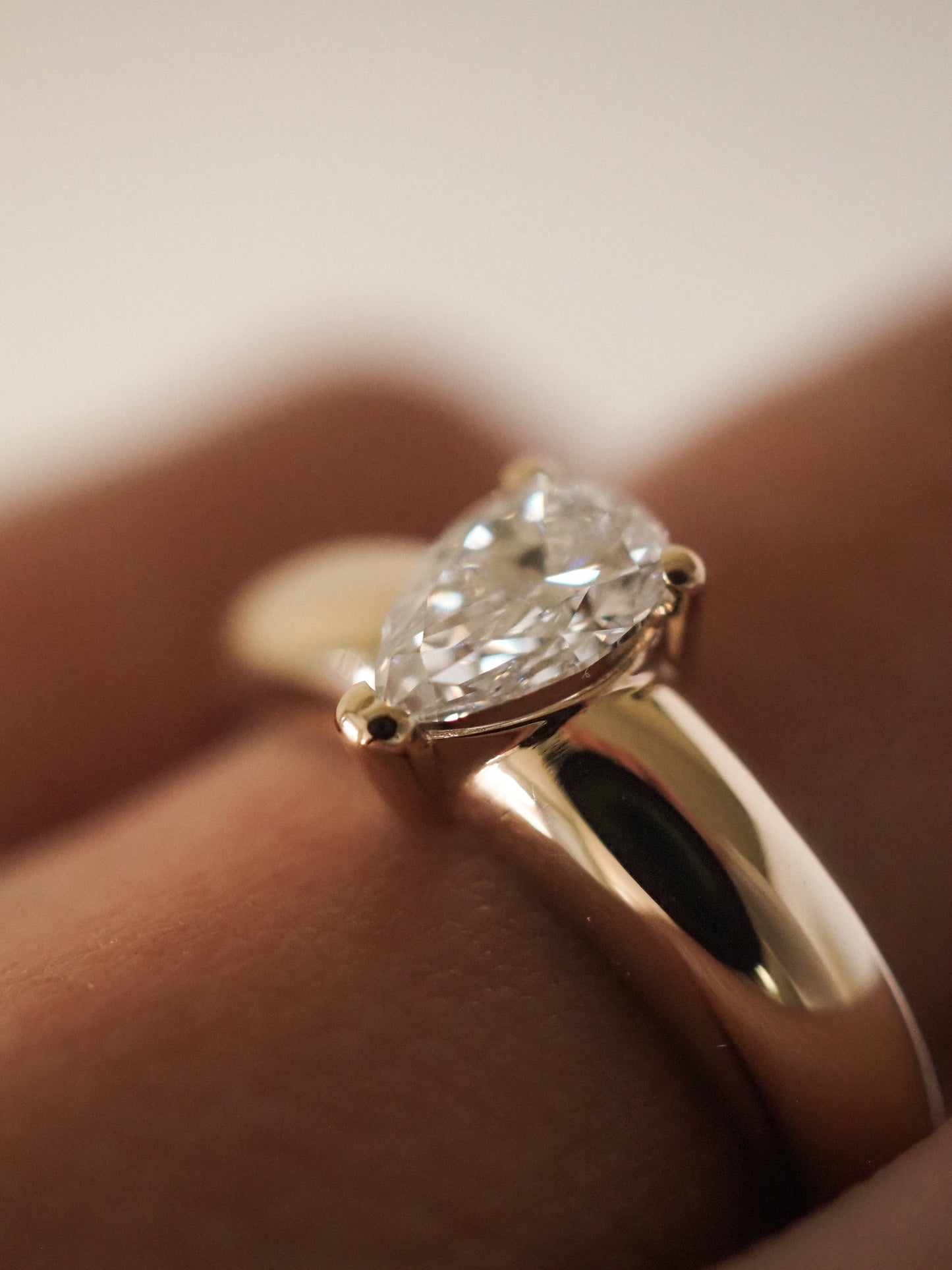 Round Swirl Semi Pave Engagement Ring – 1 CT Moissanite Diamond