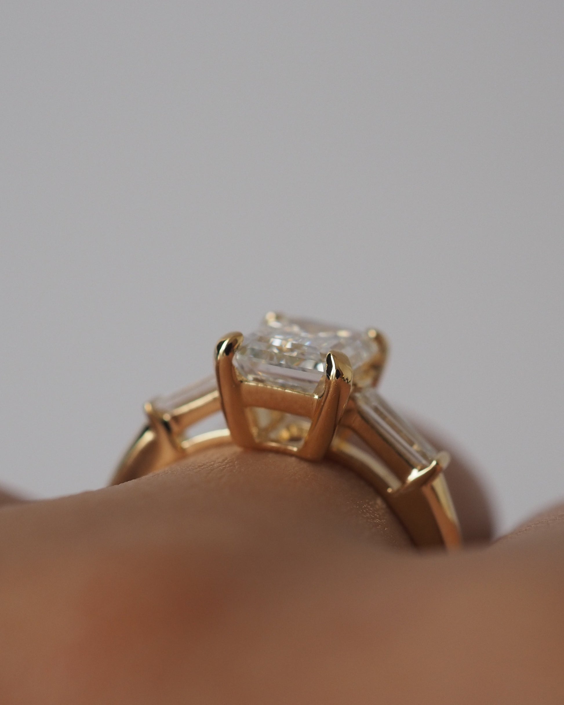 Round Swirl Semi Pave Engagement Ring – 1 CT Moissanite Diamond