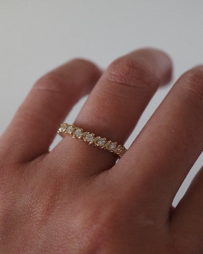 0.13 TCW Round Twisted Moissanite Wedding Band