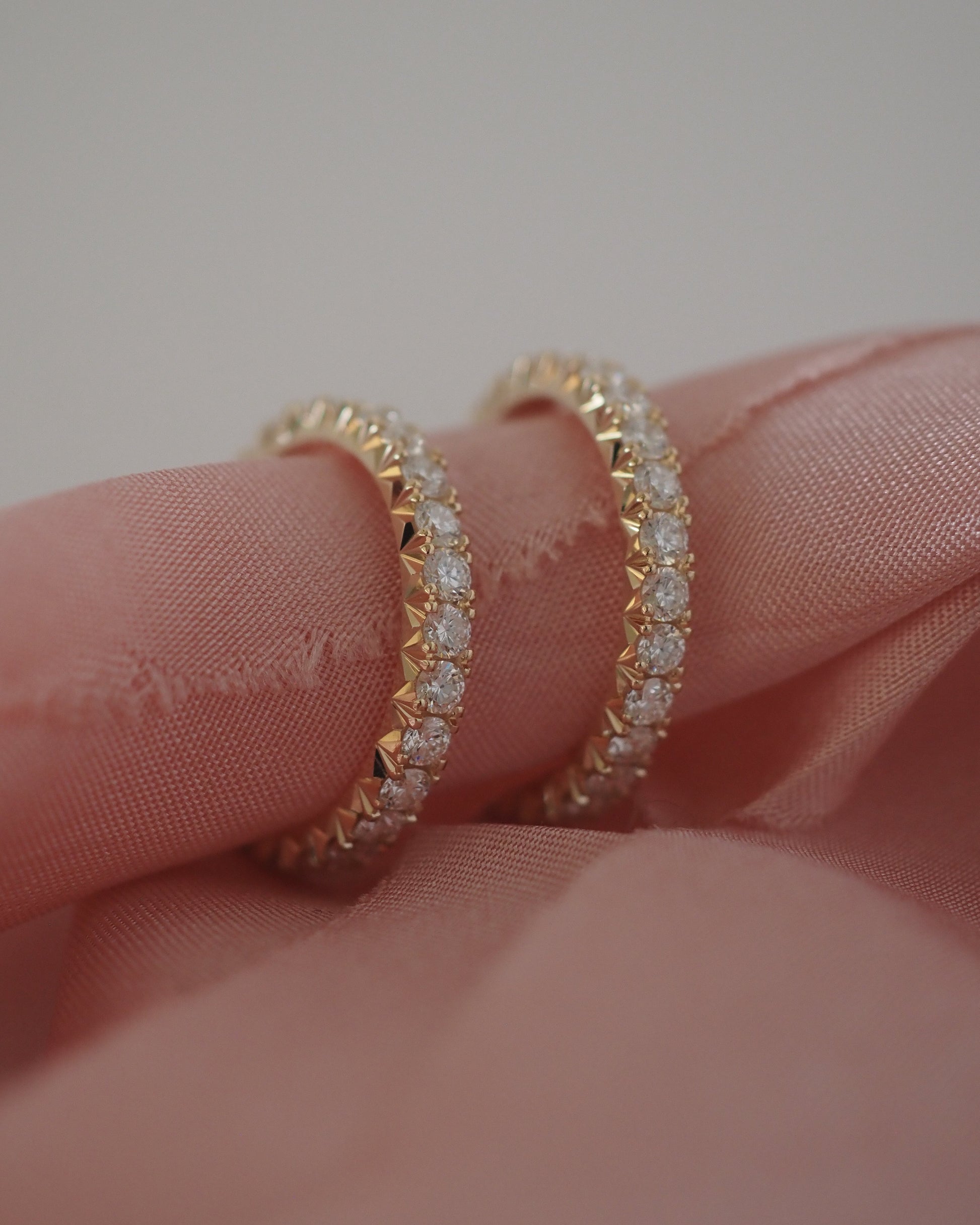 0.13 TCW Round Twisted Moissanite Wedding Band