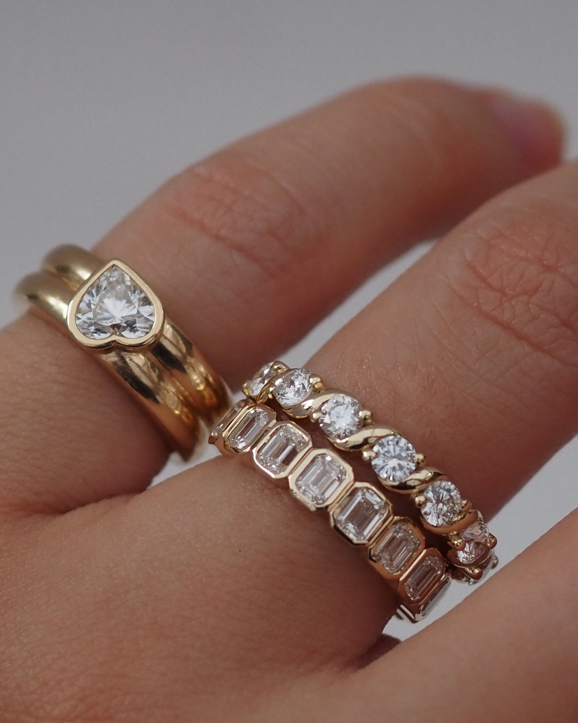 0.13 TCW Round Twisted Moissanite Wedding Band