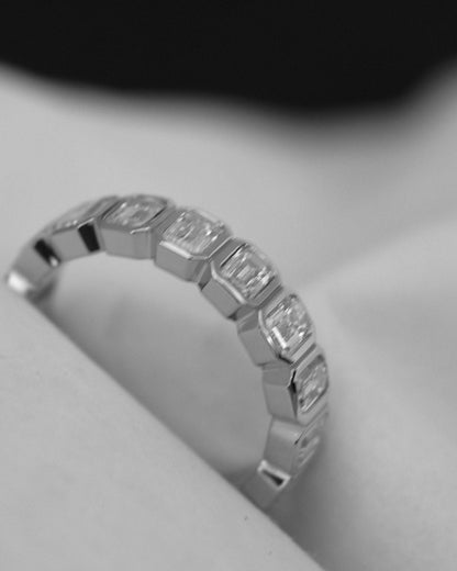0.13 TCW Round Twisted Moissanite Wedding Band
