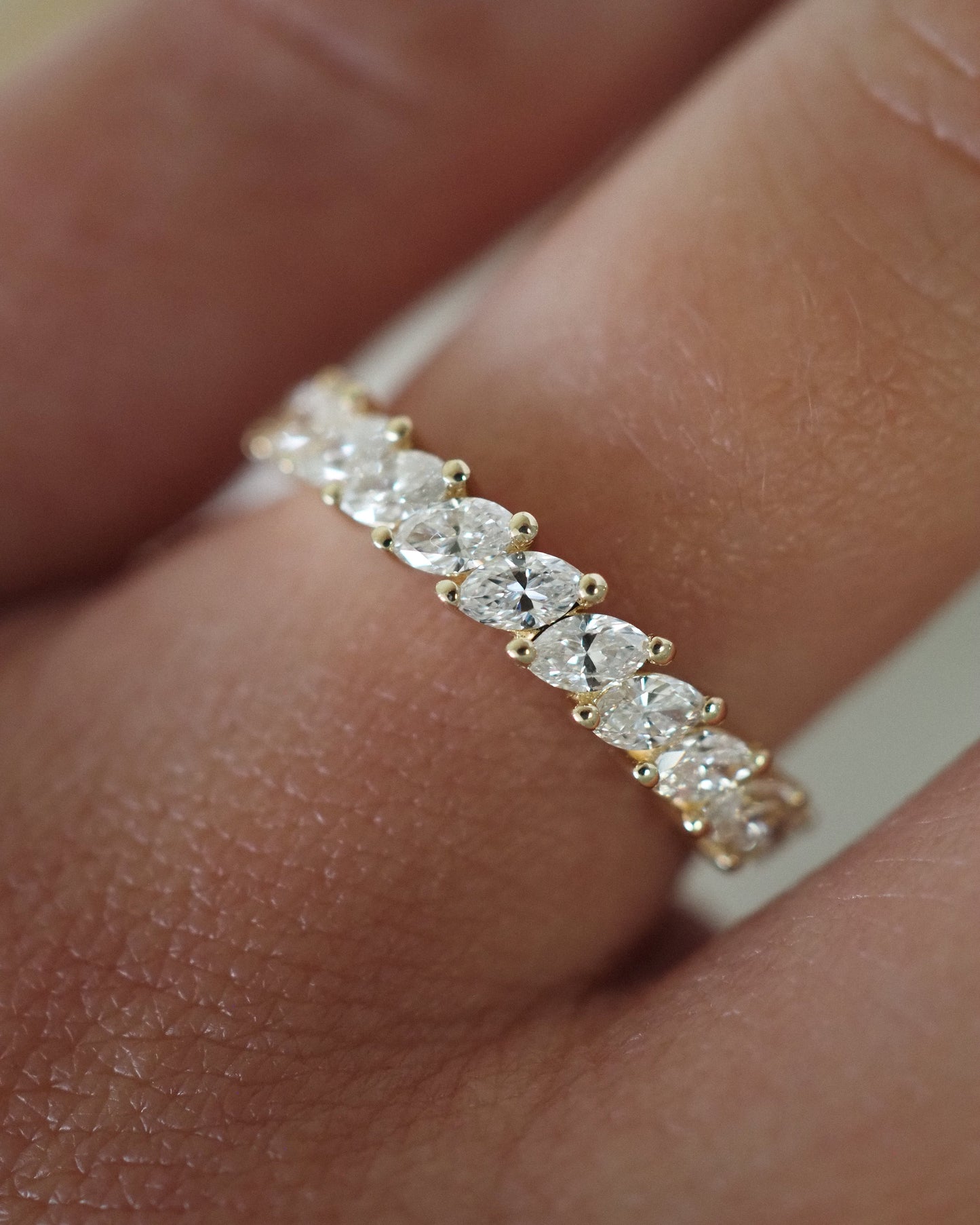 0.13 TCW Round Twisted Moissanite Wedding Band