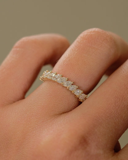 0.13 TCW Round Twisted Moissanite Wedding Band