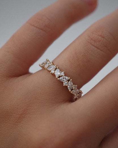 0.13 TCW Round Twisted Moissanite Wedding Band