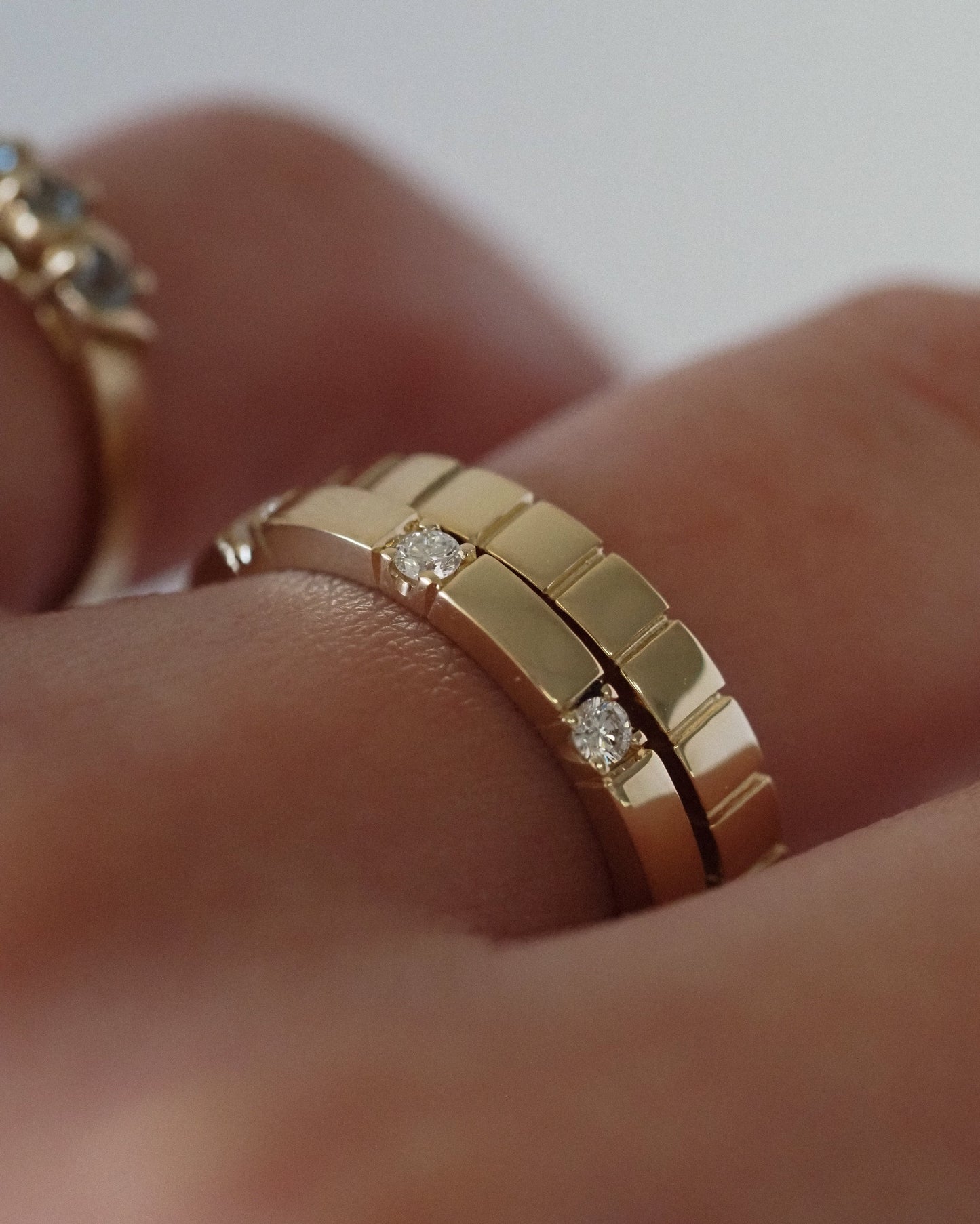 0.13 TCW Round Twisted Moissanite Wedding Band