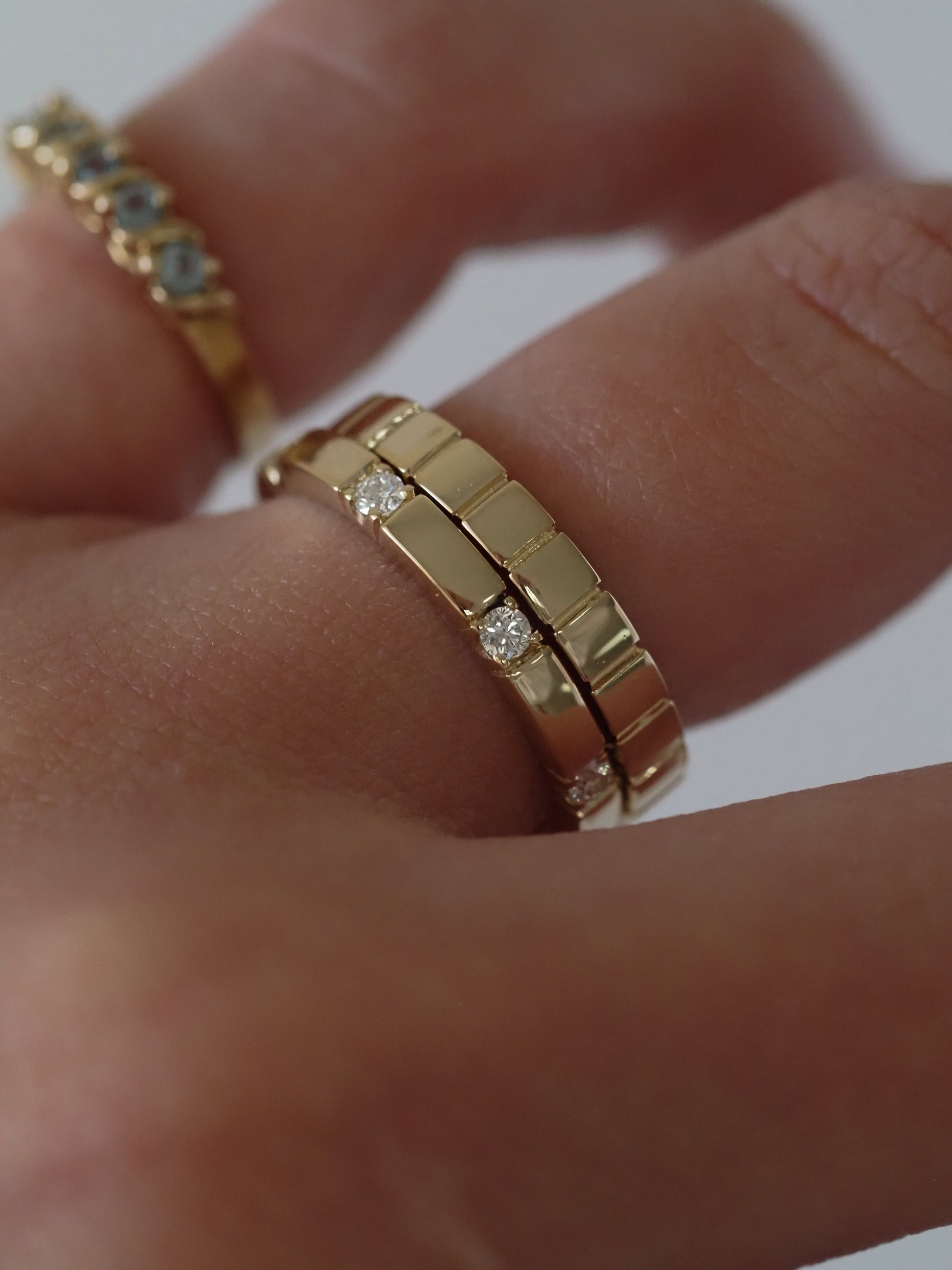 0.13 TCW Round Twisted Moissanite Wedding Band
