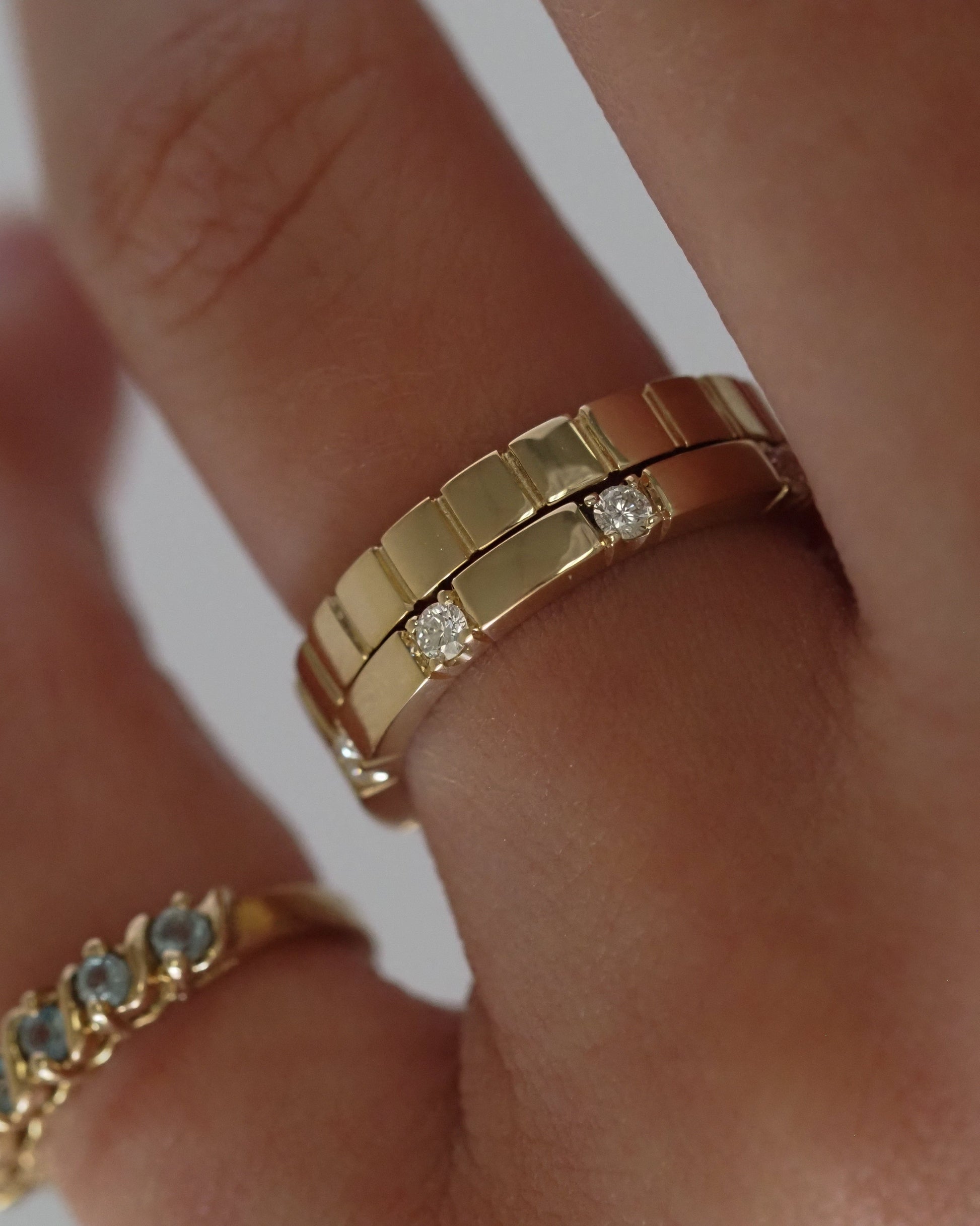 0.13 TCW Round Twisted Moissanite Wedding Band