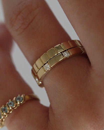 0.13 TCW Round Twisted Moissanite Wedding Band