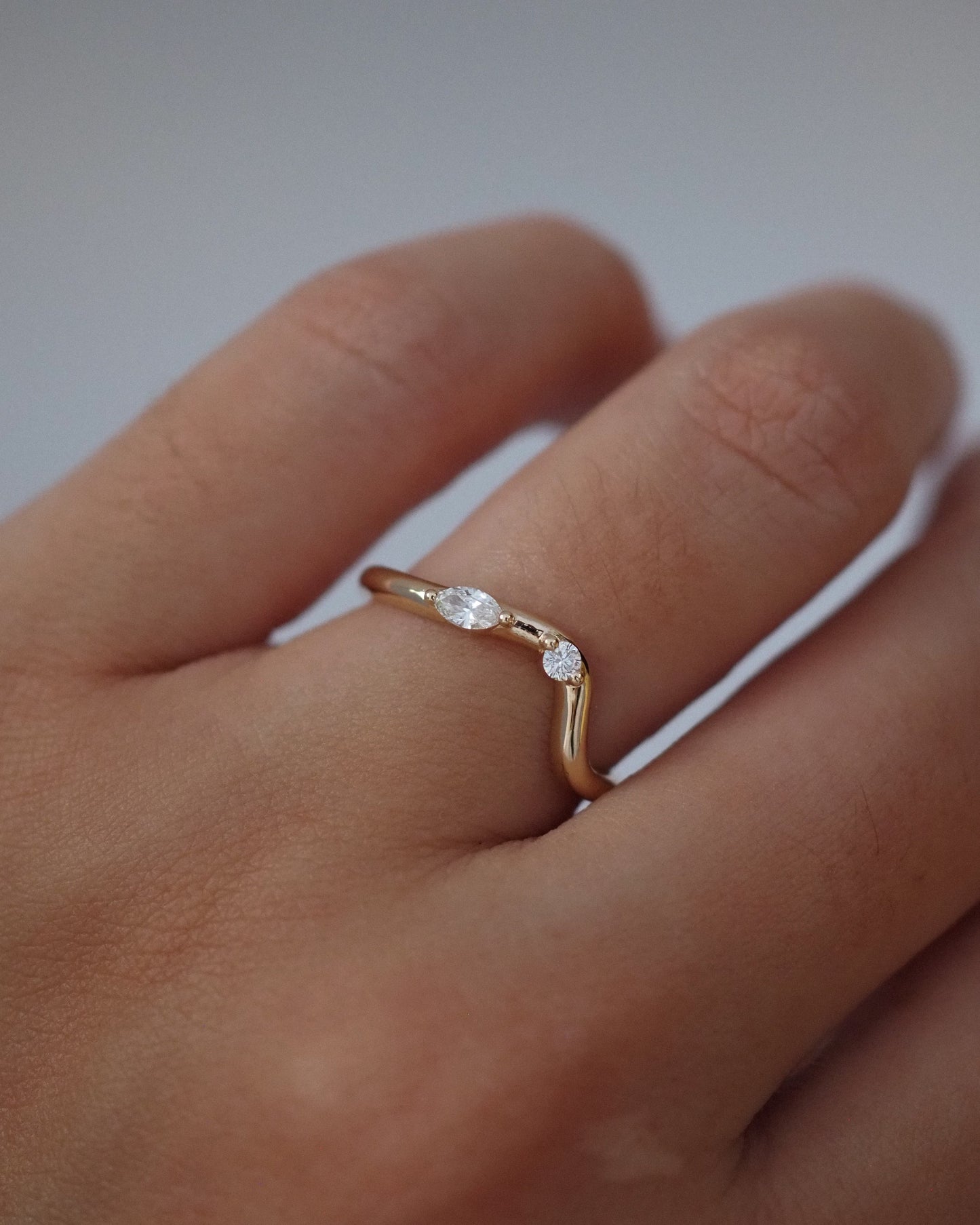 0.13 TCW Round Twisted Moissanite Wedding Band