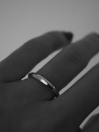 0.13 TCW Round Twisted Moissanite Wedding Band