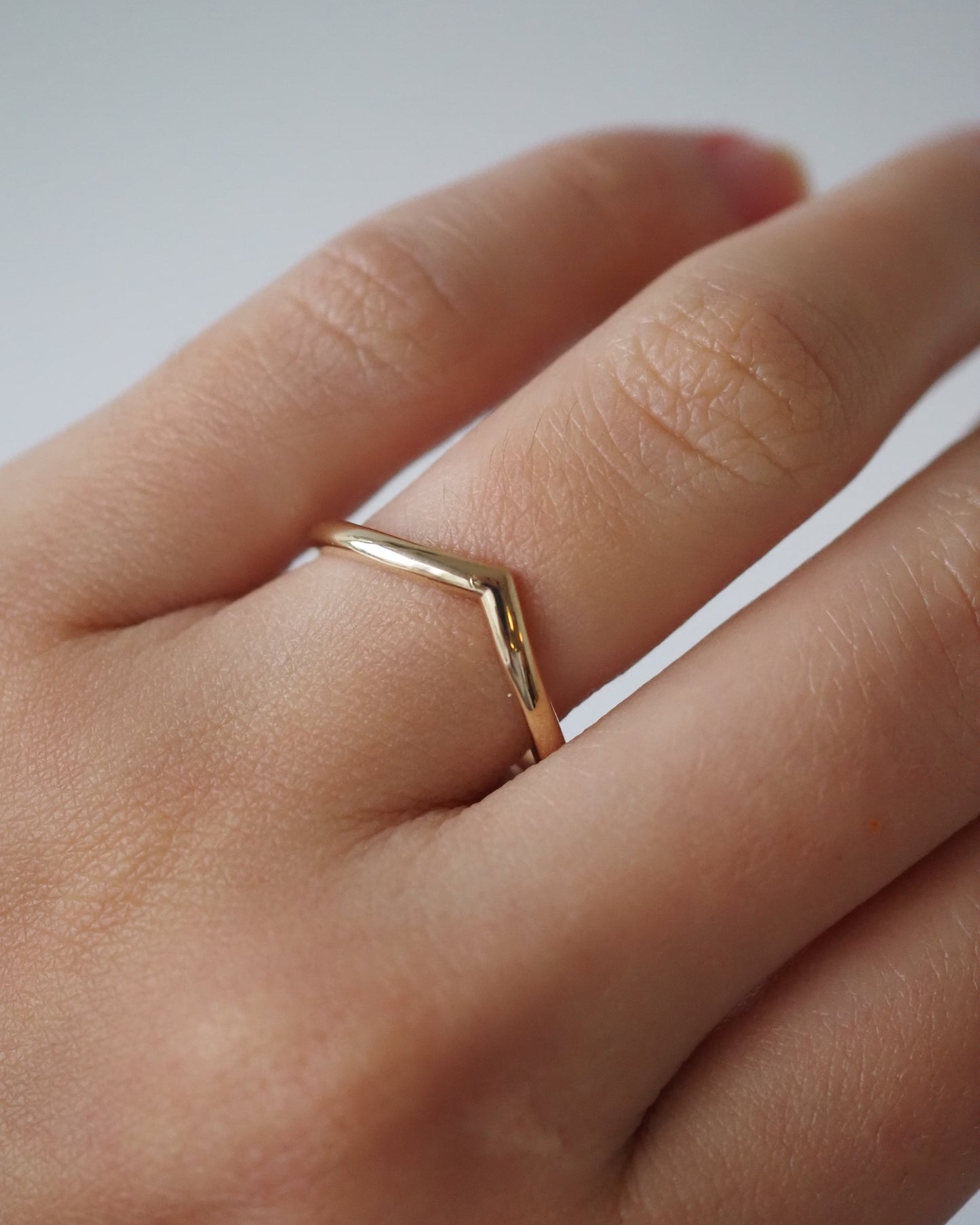 0.13 TCW Round Twisted Moissanite Wedding Band