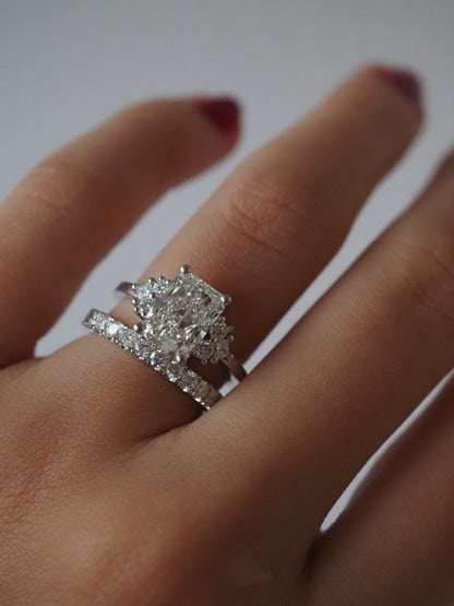 0.13 TCW Round Twisted Moissanite Wedding Band