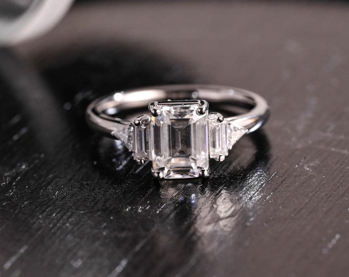 Round Halo, Pave & Split Shank Engagement Ring – 1.93 CT Lab Grown Diamond