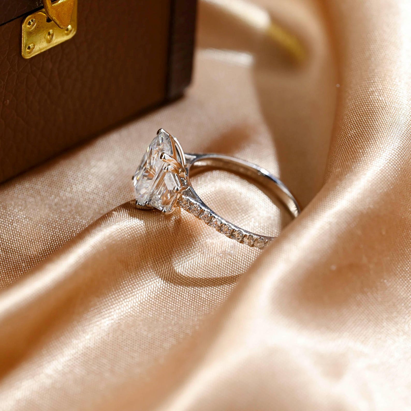Round Halo, Pave & Split Shank Engagement Ring – 1.93 CT Lab Grown Diamond