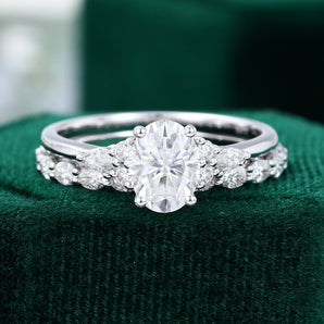 1.33 CT Oval Moissanite Cluster Bridal Ring Set 1