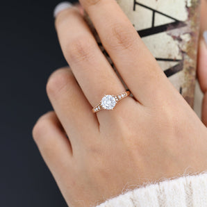 0.88 CT Round Shaped Moissanite Solitaire Engagement Ring 2