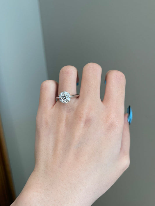 3.0 CT Round Shaped Moissanite Solitaire Engagement Ring 2