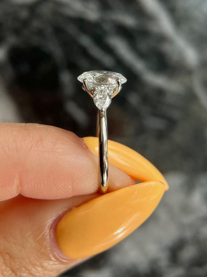 2.0 CT Oval Three Stones CVD F/VS1 Diamond Engagement Ring 4